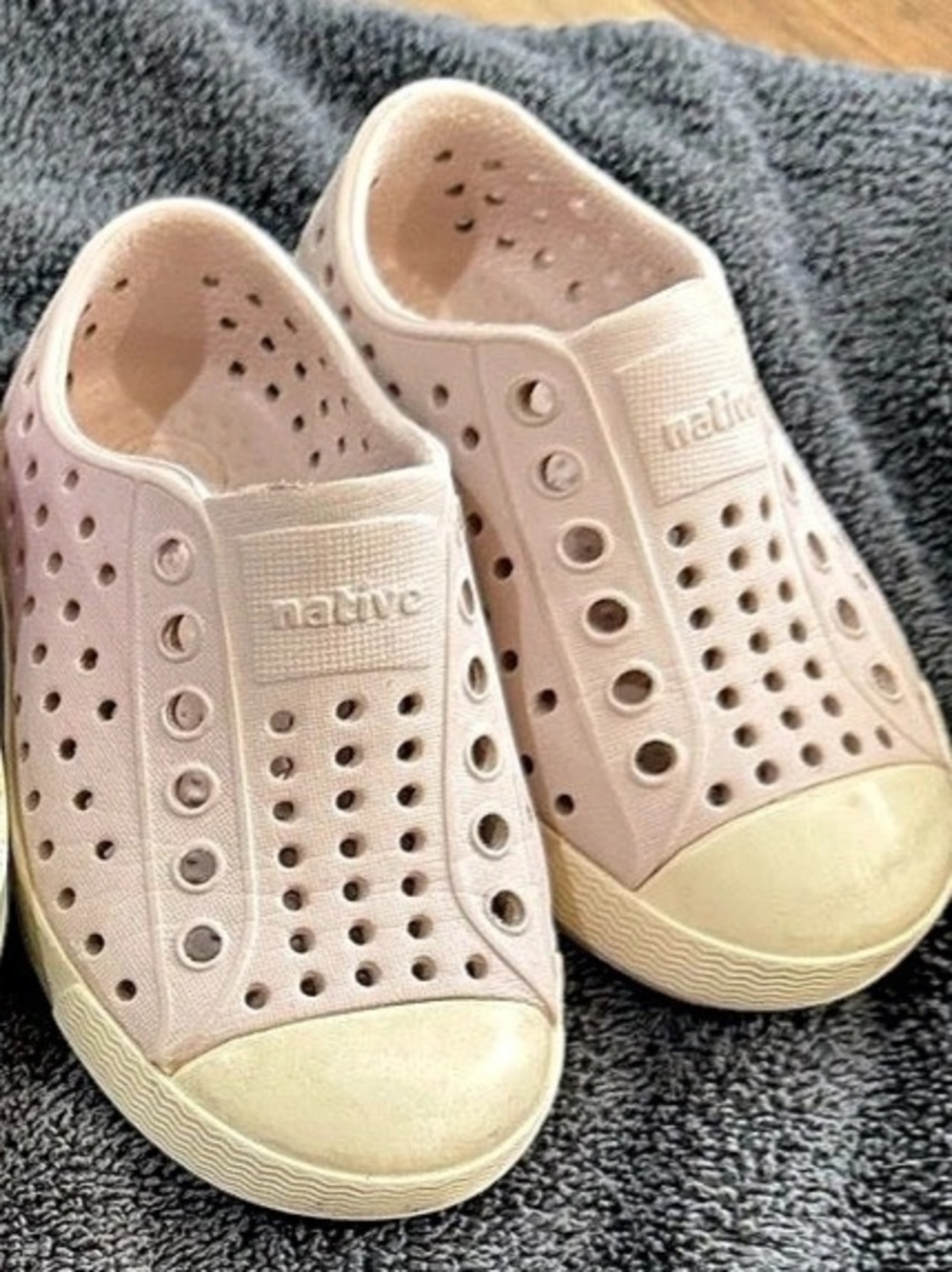 Native toddler light pink size 6